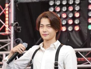 仮面ライダーゼッツ・今井竜太郎　「気持ちい～！」超宇宙刑事ギャバンとのコラボ変身ポーズ披露に子供たち大喜び