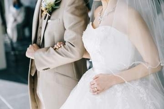ビッグスモールンのグリとカトリーナ陽子が結婚　「素敵な夫婦になりたいな」