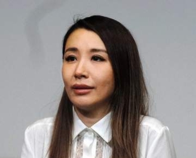 鈴木紗理奈「女性ホルモンほぼなくなった」　子宮の病気も明かす「悪化させない為」に器具装着