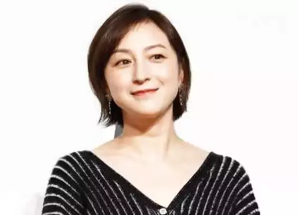 えっ、広末涼子の隣に綾瀬はるか？！「久しぶりにお会いできて嬉しかった」4月に活動再開、モノマネタレントと笑顔で2ショ