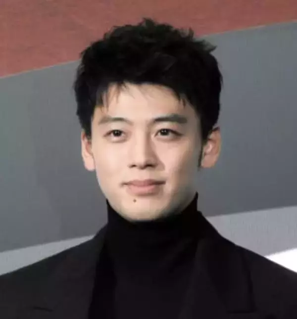 「付き合ってる？」「彼氏彼女に見える♥」竹内涼真　4歳下美人妹との2ショに沸く「羨ましいほど素敵な兄妹♥」