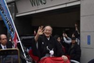 休日の道頓堀に歌舞伎役者21人が大集合　片岡仁左衛門　5月閉館の大阪松竹座に別れも「おやすみ公演でございます」