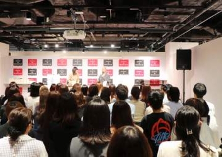 綺麗！今こんな感じなのか　電撃婚から5年→166cm美人芸人が久々にイベントに現る　2児ママになり雰囲気ガラリ　元祖大食い女王の細身健在