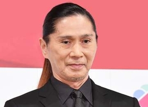 TRF、突然歌詞が飛びSAMが耳打ち＆DJ　KOOが「イェーイ！」ネットもビックリ「口パクじゃないってこと」【テレ東音楽祭】