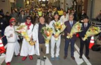 松村邦洋しみじみ「思いが新たになります」　モノマネ得意の掛布雅之氏と並んで登場　阪神・淡路大震災追悼行事