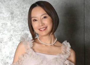 「すごいお宝写真！」　3児ママの人気歌手　44歳誕生日に秘蔵15歳プリクラ公開　「全然変わってない」ファン大興奮