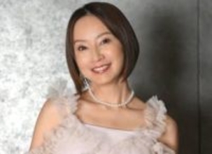 「すごいお宝写真！」　3児ママの人気歌手　44歳誕生日に秘蔵15歳プリクラ公開　「全然変わってない」ファン大興奮