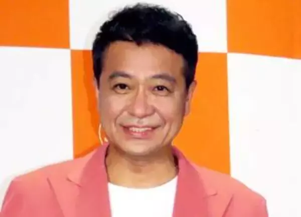 えぇ～っ？！4男のパパ中山秀征　TV生放送中に「息子です、次男です…」舞台主演の俳優を自ら紹介「照れくさいですね」