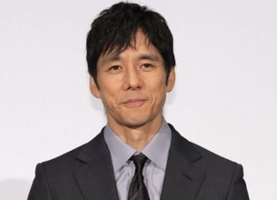 鍛え上げてる腕がすげえ！西島秀俊　ロスで可愛くスイーツ堪能！ギャップに騒然「二の腕にキュン」「シロップをかけるお顔がキュート」