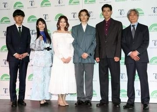 凄い美人、誰？　イベントに現れた人気女性声優の2ショ　ネットも騒然「まじで美人」「推しが見れて幸せ」「お顔の小ささが」