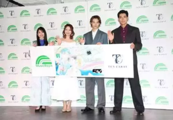 凄い美人、誰？　イベントに現れた人気女性声優の2ショ　ネットも騒然「まじで美人」「推しが見れて幸せ」「お顔の小ささが」