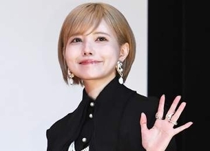 みちょぱ夫妻が「赤ちゃんと来た」益若つばさ「みちょぱベビーかわいいーーー」親戚気分でウキウキ