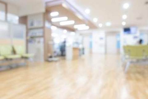 ドラマ引っ張りだこのベテラン女優　左目手術を報告　何度も看護師役「ドラマのワンシーンを見ているよう」
