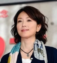 「おー」「相変わらずお美しい♥」若村麻由美の隣に超久々姿！JALのCA→元NHK美人キャスター、60歳の現在が美麗すぎる