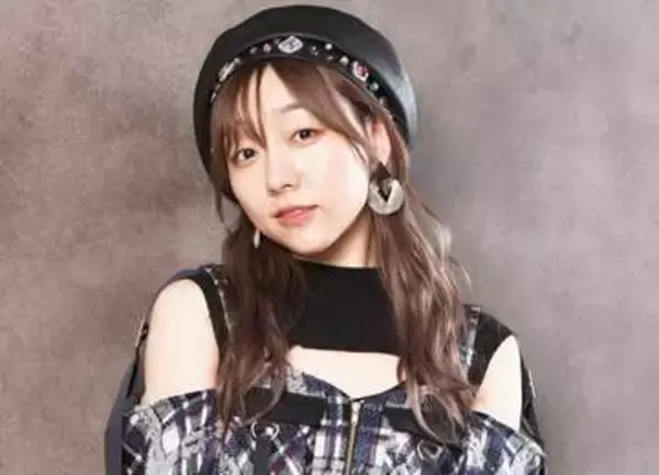 須田亜香里　キャミワンピ姿が「半端ないて！」「背中マジ綺麗」「ドキドキしちゃう」「大人の女性って感じでいいね！」