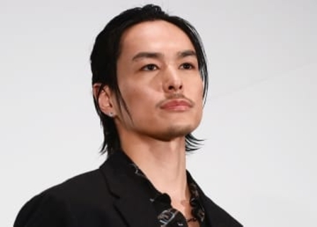 三代目JSB今市隆二　来年から芸能活動再開へ　8月から活動自粛「私生活面でも厳しく自分を律し」「7人でステージに立てるよう」