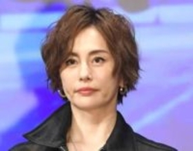 米倉涼子が声明発表「自宅に捜査機関が入りましたことは事実」「心身には問題ありません」捜査協力は続けるが「一区切り」