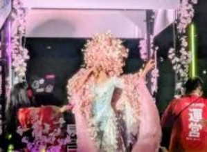 小林幸子が「ニコ超」で圧巻パフォ　ファンに混じり超有名ミュージシャンも観覧　1体12万円の高額フィギュアも販売