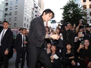 BTS・ジョングク　銀座に降臨！ファン1500人余がつめかけ警察出動