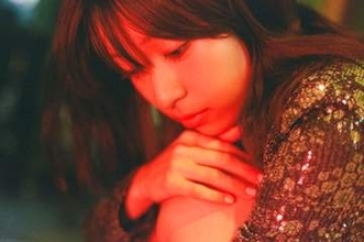 鳴海唯　季刊ZINE第3号「Mysterious」の画像を公開