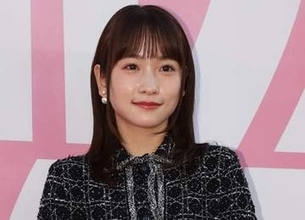 2児のシンママ川栄李奈「子供たちと」クッキー作り　すっぴん＆お団子ヘアの飾らぬ素顔　4月に俳優と離婚を発表　