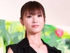 えっ？！深田恭子　ダンディー男性と銀座を腕組み「相合傘」♥　番組で公開写真にさんま「う～わっ！」羨む、共演者も「え～っ？！」「うわ～！」