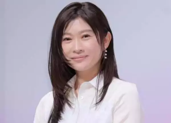 篠原涼子53歳に　5年前離婚の元夫、24歳上人気俳優が隣で笑顔祝福　すっぴん？20代？衝撃の可愛さ