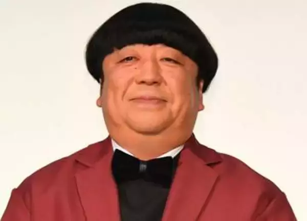 活動休止のバナナマン日村　「ひむバス」でいつもの笑顔「2日後に大型バスの免許取りに行く」と報告も