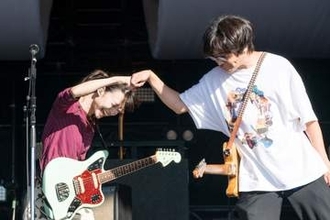 羊文学＋くるりが実現　フェス「京都音博」でコラボ曲「涙の河」を初披露　思わず「うれしかったね」