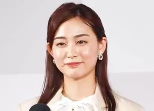 免許写真がもの凄く可愛い！新井恵理那アナ、SNSで運転免許公開　私服姿の写真に騒然「写真写りが綺麗」「バッチリ美女」「いーなー」　見事な写り