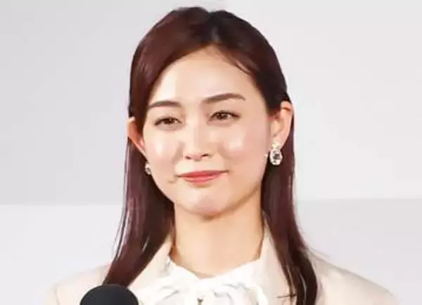 免許写真がもの凄く可愛い！新井恵理那アナ、SNSで運転免許公開　私服姿の写真に騒然「写真写りが綺麗」「バッチリ美女」「いーなー」　見事な写り