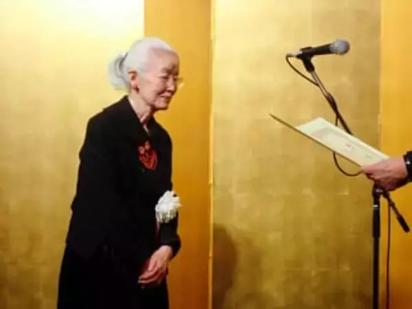伝説の朝ドラヒロイン・日色ともゑ84歳に紀伊國屋演劇賞「10年ぐらいは頑張っちゃおうかな」