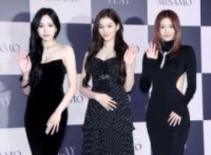 MISAMO　攻めすぎ布面積！オフショルダーに美背中ざっくり　まばゆい肌にドキドキ…！