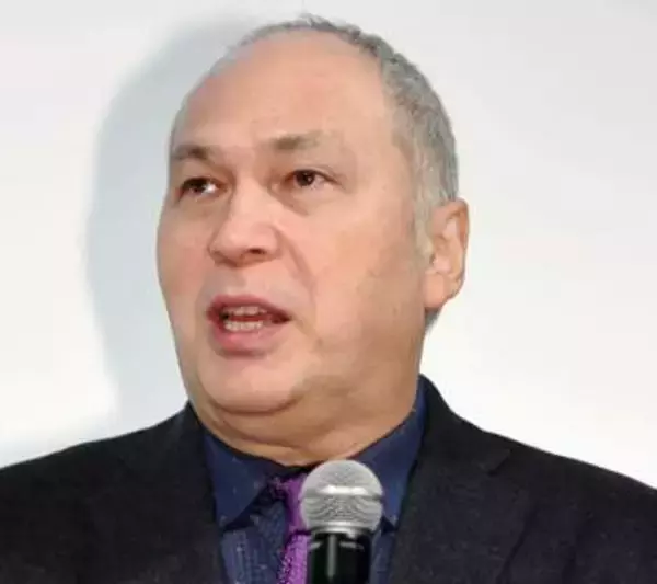 がんで死去のモーリー・ロバートソンさんのパートナー女優　死後の手続きで米国大使館へ「日米に跨がってやることが多く…」