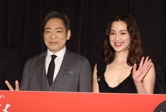 中村アン　前も後ろもザックリ！美肌まぶしいッ　劇中では「臭いからシャワー浴びてこいって言われるような役」