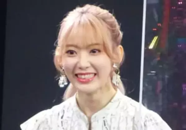 宮脇咲良「したいこと全部詰め込んだ日」　日本で買い物＆ラーメン×生ビール満喫　黒キャミ姿に「綺麗すぎる」