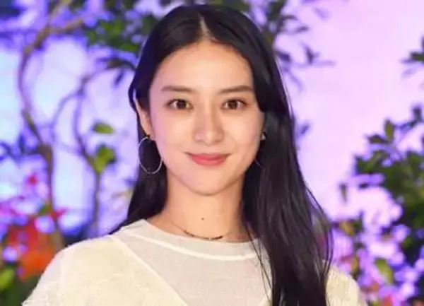 「相変わらず美しすぎる」武井咲　初釜山を満喫ショットに「私も行ってみたい」「携帯ケース　デコしてるの可愛すぎる♥」