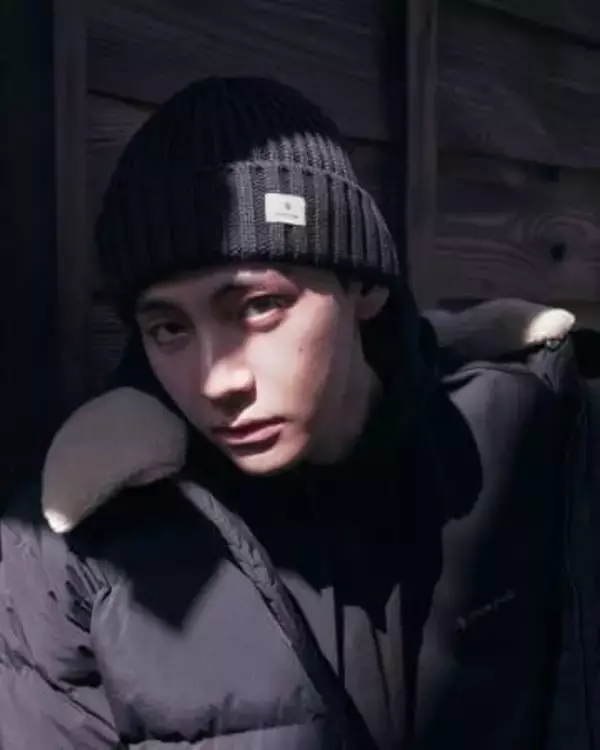 BTS・V　世界のファンへ年末年始の温かなあいさつ「冬のアイコン」らしいビジュアルを披露