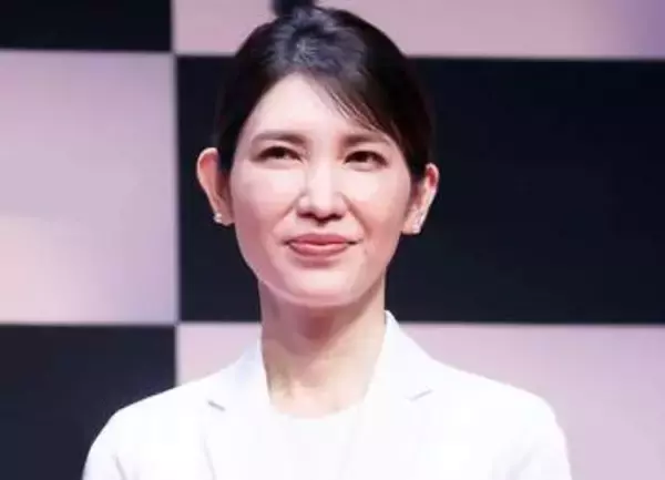 「美から美ですね」「むしろお若く」人気女医が免許写真2枚を比較公開「なかなか頑張って時を止められているのでは」　5年前と肌つやの美しさはみじんも変わらずSNS騒然