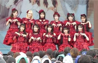 ≠ME　新曲リリイベに4000人！あいにくの雨でもファン大熱狂　鈴木瞳美「楽しそうなお顔をしてくれて幸せ」