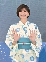 内田有紀　結婚発表後、初の公の場に優美な浴衣姿で登場　短冊に願い「ラストノートの輪が広がりますように」