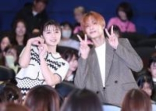 なにわ男子・高橋恭平　共演者と監督のボケを拾いまくる「映画の方はバラエティーに全振りしたような」　「ロマンティック・キラー」初日舞台あいさつ