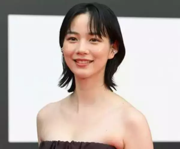 のん雰囲気一変のパーマが大反響「きゃーめっちゃかっこいい」「アンニュイのん様」