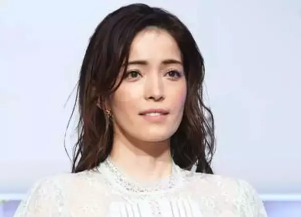 知念里奈　20歳長男が「ハンガリー国立バレエ団入団」報告　16年に井上芳雄と再婚、次男は8歳に