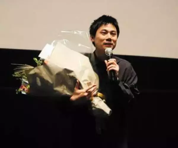 異例ヒットの自主映画「レンタル家族」上坂龍之介監督が地元・兵庫で凱旋あいさつ「感慨深いものがある」