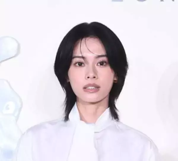 フジドラマ好演166cm女優がイベ登場　都会的マリンルックで8頭身の超美脚が異次元だった！上品ミニの清潔感光る安斉星来