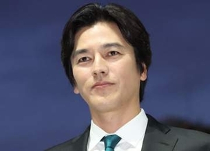 「キングダム」熱演・要潤　「全長2．85m　重さは5kg超え」王騎の矛とオフショット「待ち受けにしても良いですか」