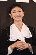 こんな4児ママいるのか！　山田優　美しすぎる足に網タイツが圧倒的　全くムダなし169cm9頭身！？　さすがの最強ビジュ　イベントに凄い姿で現れた