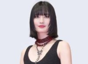 橋本愛が「髪切った、どう？」ショートの新ヘアスタイル披露　ファン「イケメンすぎる」の反響呼ぶ