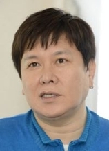 衝撃すぎる…「これは誰？」「転倒だけで？怖」三ツ矢雄二「泥酔し転倒」大ケガ顔面公開　骨折、額えぐれ「脳内に出血も」